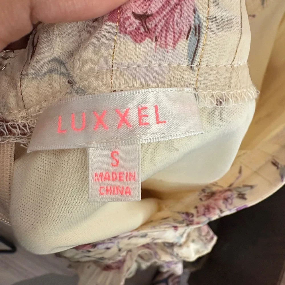 Luxxel Floral Cutout Romper Cream Pink Purple Metallic Ruffle Small LR7033 - Picture 9 of 10
